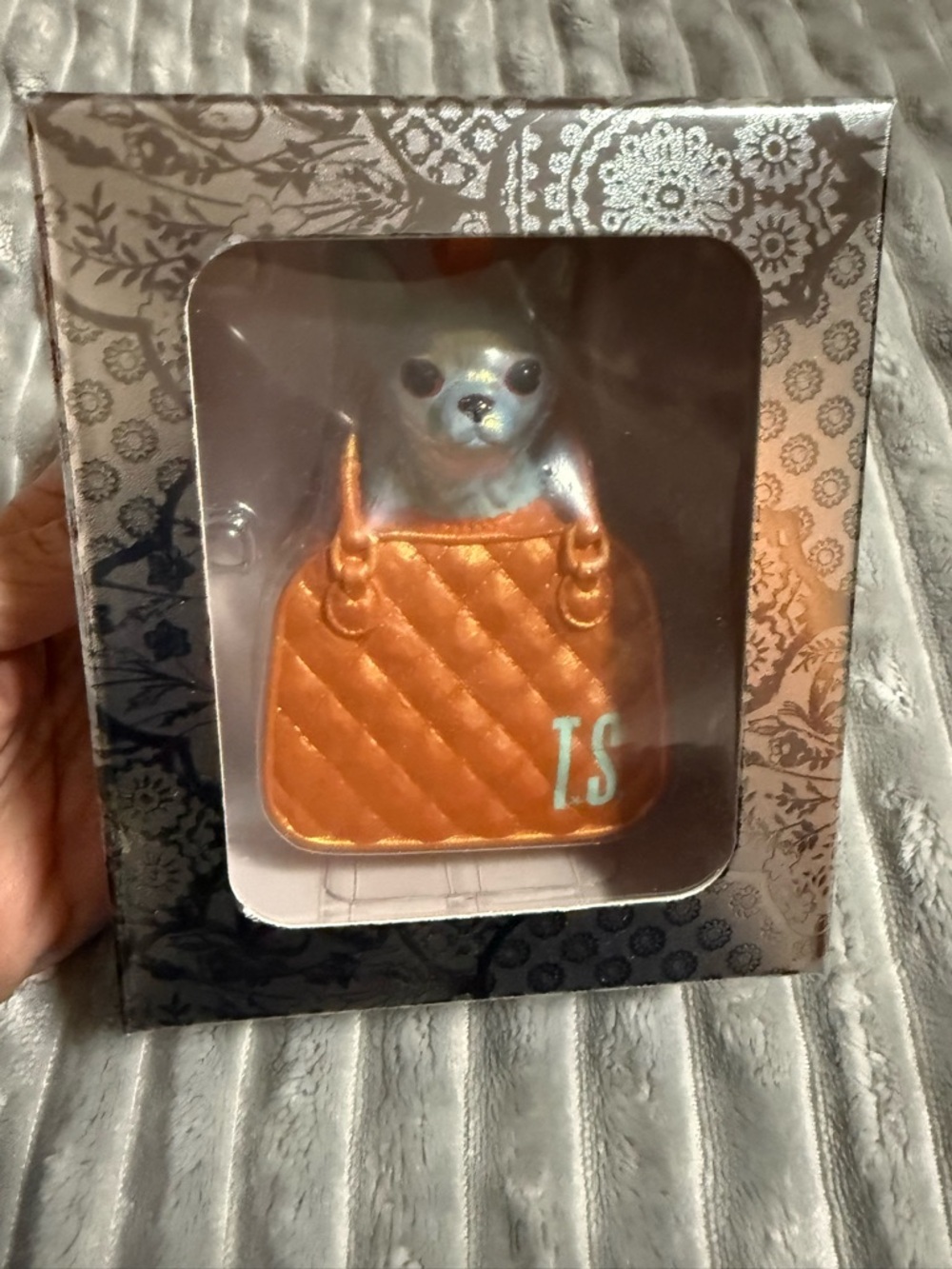 Taylor Swift Quilted Ornament with Chihuahua Turquoise Dog - Picture 4 of 6